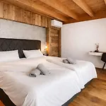 Cloud 9 - Private Whirlpool & Rooftop Terrace *