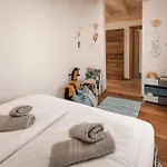 Cloud 9 - Private Whirlpool & Rooftop Terrace فغن