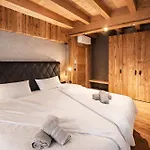 Cloud 9 - Private Whirlpool & Rooftop Terrace بيت للعطل فغن