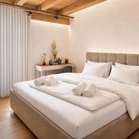 Tatil Evi Cloud 9 - Private Whirlpool & Rooftop Terrace Fügen