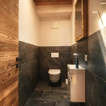 Tatil Evi Cloud 9 - Private Whirlpool & Rooftop Terrace Fügen