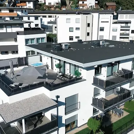 Cloud 9 - Private Whirlpool & Rooftop Terrace Tatil Evi