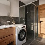 Cloud 9 - Private Whirlpool & Rooftop Terrace Fügen